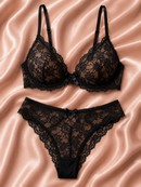 Conjunto de Lingerie em Renda Floral